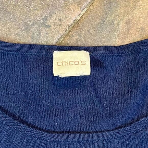 Chico’s Blue Tunic Sweater Pocket Button Detail Size 10 - Picture 9 of 9
